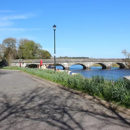 Отель River Edge